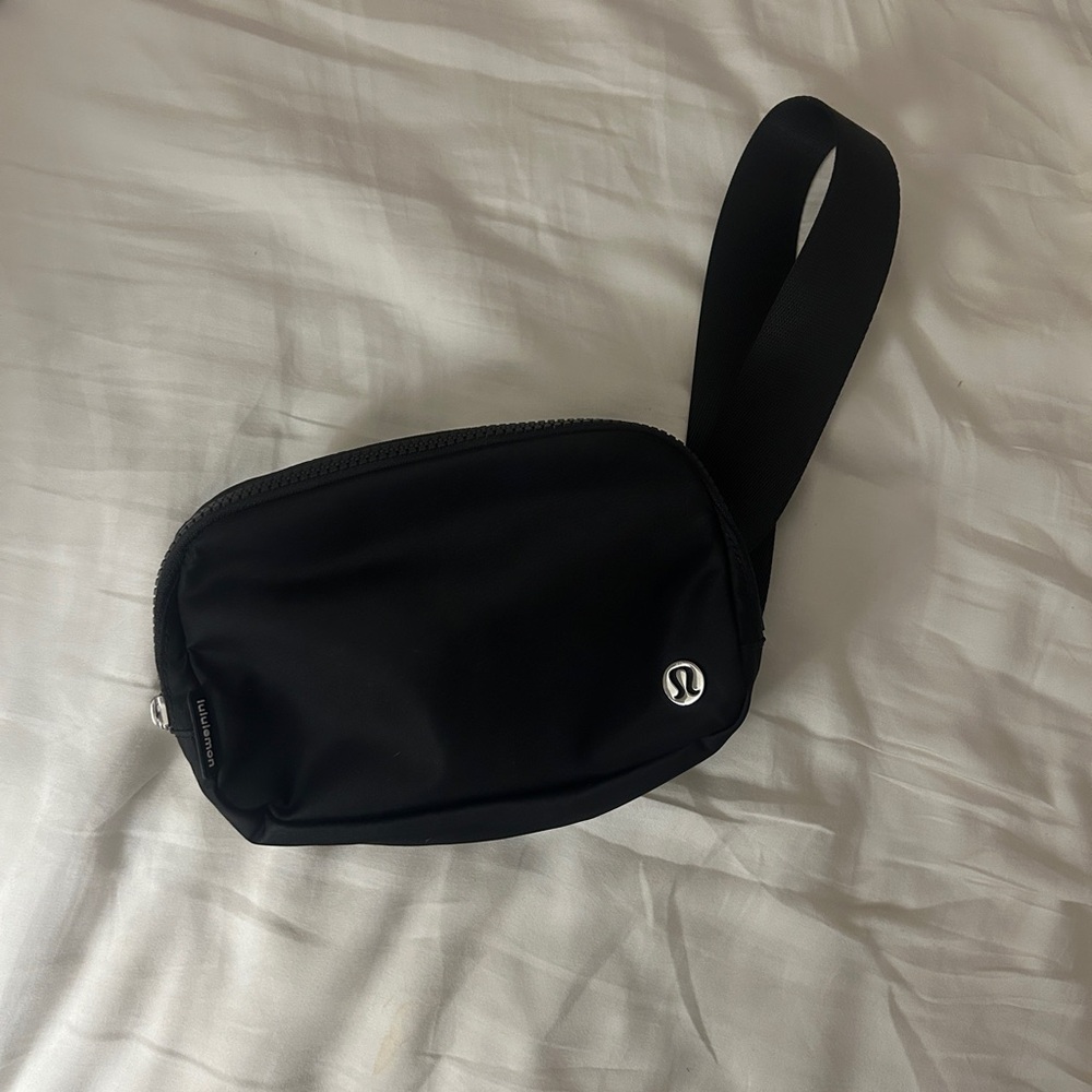 lululemon athletica belt bag